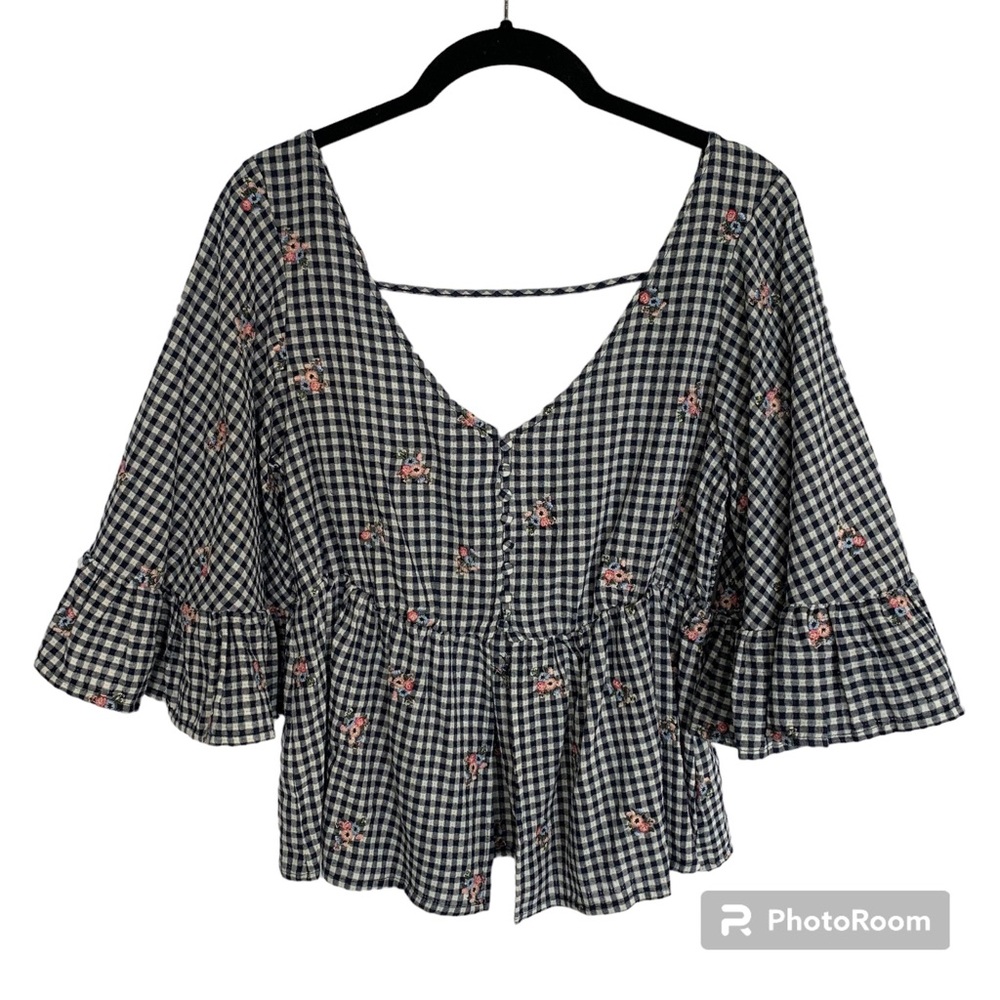 Coco + Jaimeson Cottagecore L Gingham Floral Embroidered 3/4 Sleeve Top